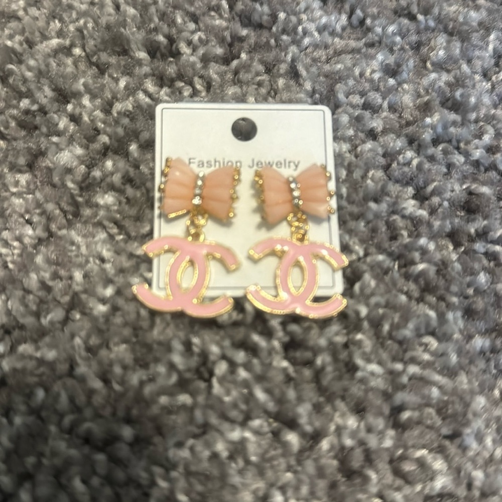Fashion Earrings. 🎄🎁Stocking Stuffer🎁🎄